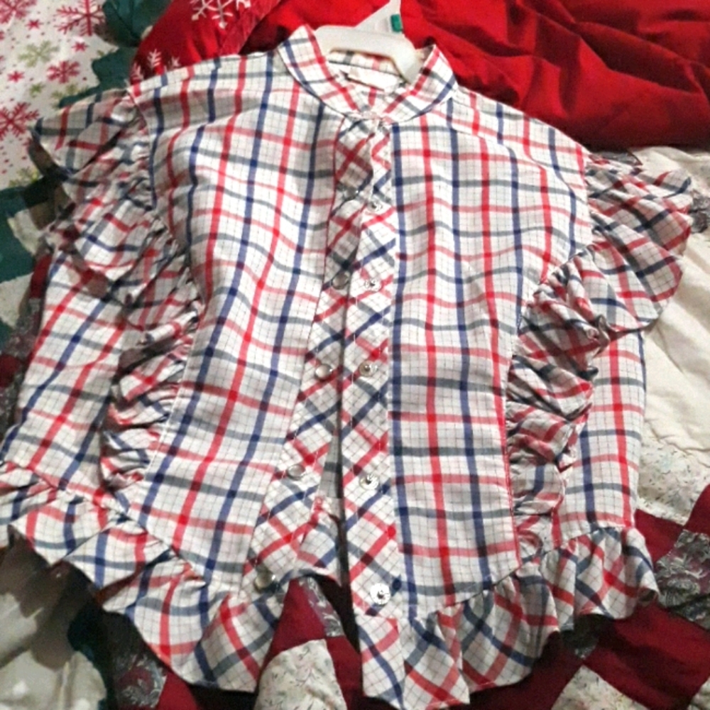 Vintage Western pearl snap petite ruffle blouse.